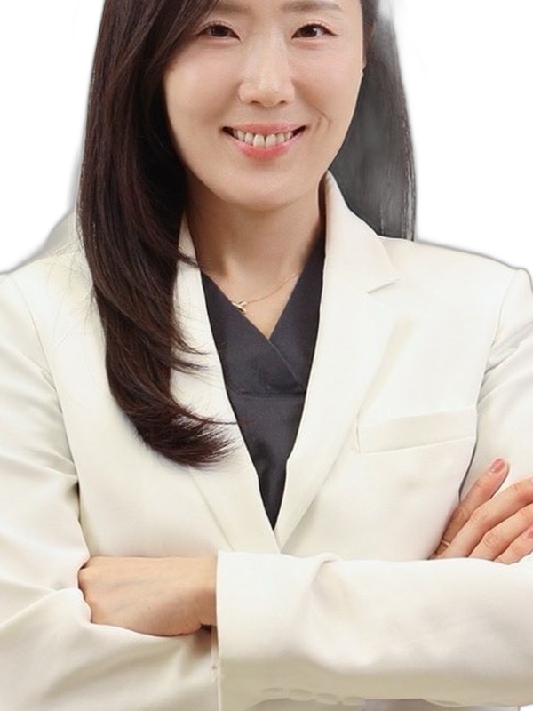 Dr. Hwang Sunhwa, Director at HOMMAGE Clinic