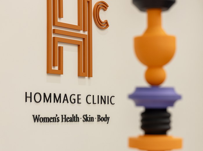 Signage at HOMMAGE Clinic, Seoul